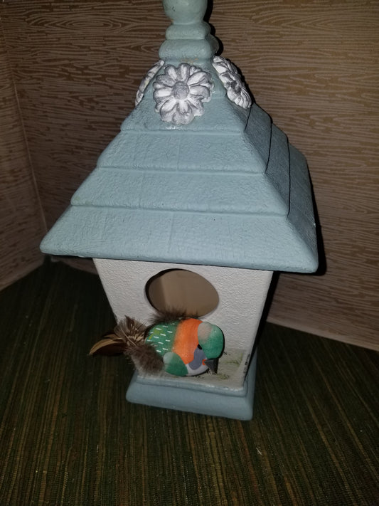 Ceramic birdhouse
