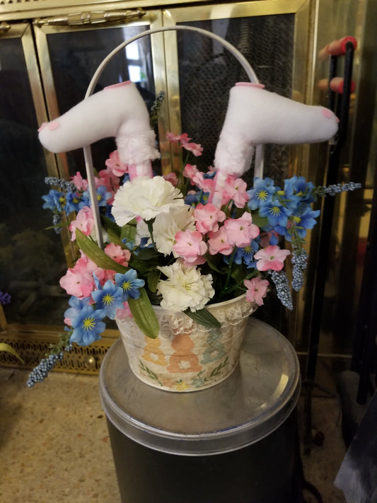 Basket floral with bunny feet