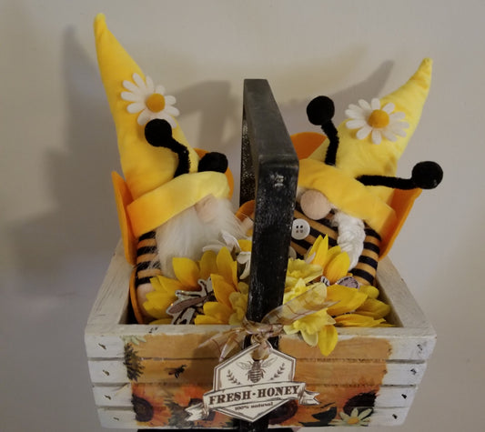 Bee basket with gnomes