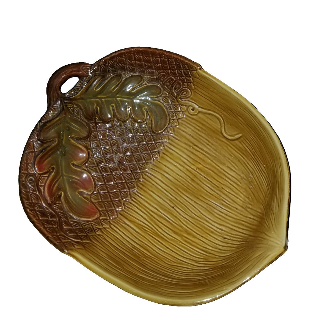 Acorn dish