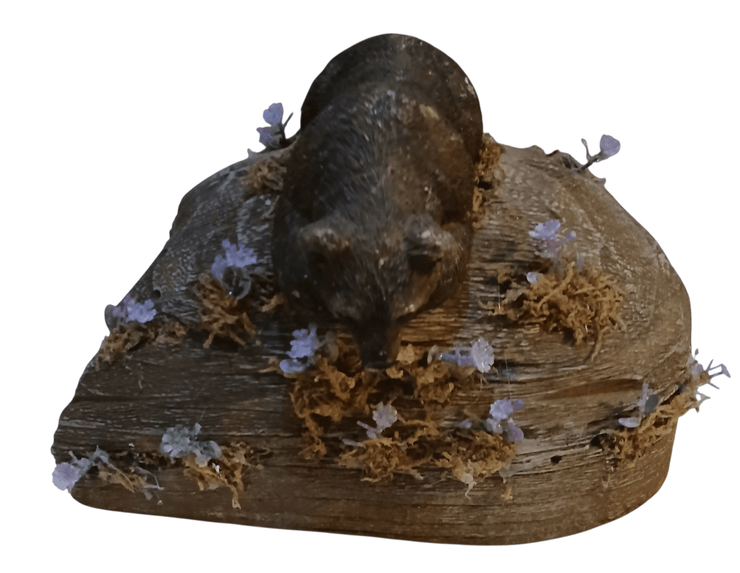 Bear looking over rock - The Creative Shed - The Creative Shed - handmade resin bear looking over rock décor. - 