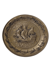 Brass ship wall decor - The Creative Shed - Decor - The Creative Shed - Decorative brass plate with ship design on a white background - 