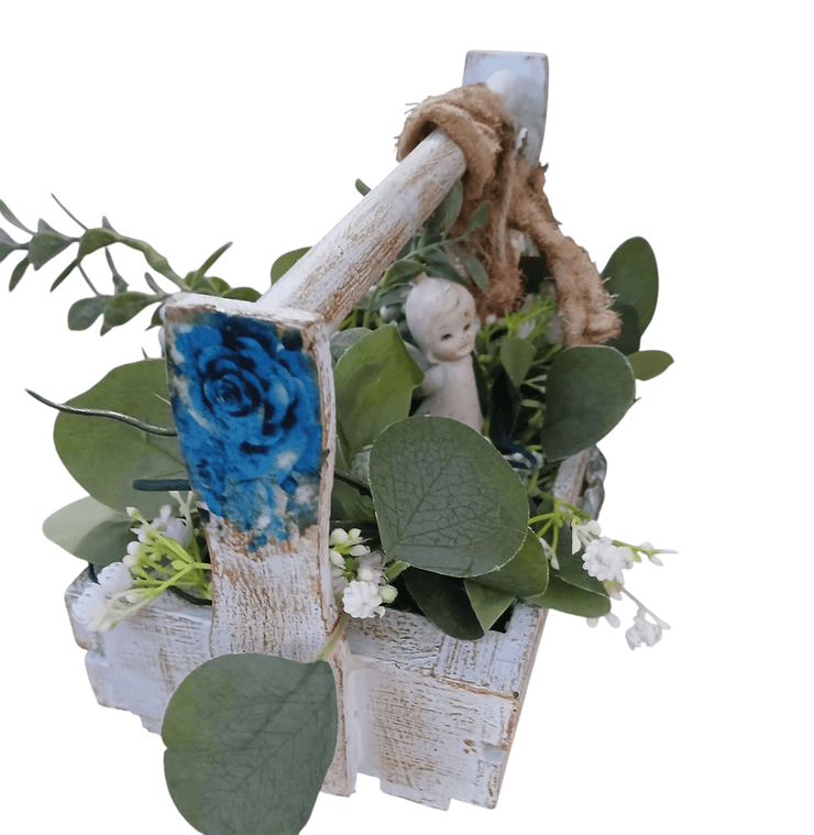 Crate with decor - The Creative Shed - The Creative Shed - Crate with decor - 