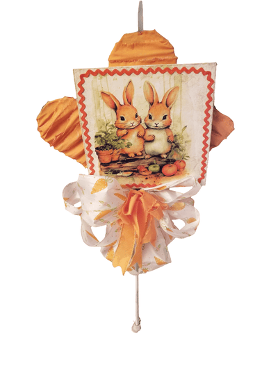 Hanging Carrot decor - The Creative Shed - Hand-redecorated carrot wall hanger - 