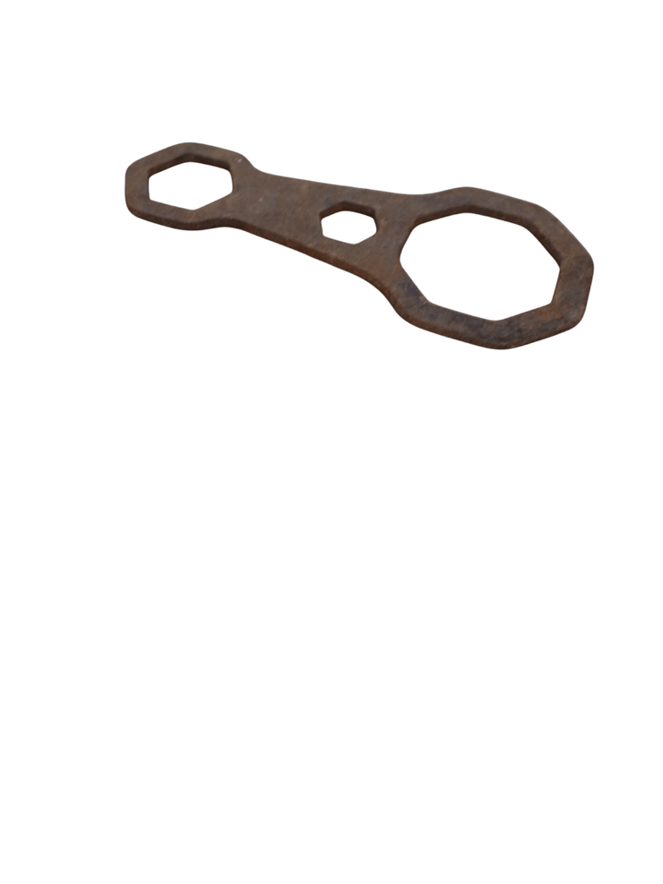 Vintage Iron Hubcap tool - The Creative Shed - The Creative Shed - Vintage Iron Hubcap tool - 