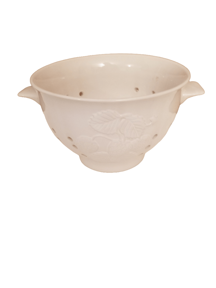 Vintage White Strawberry Colander - The Creative Shed - Vintage kitchen collectible colander - 