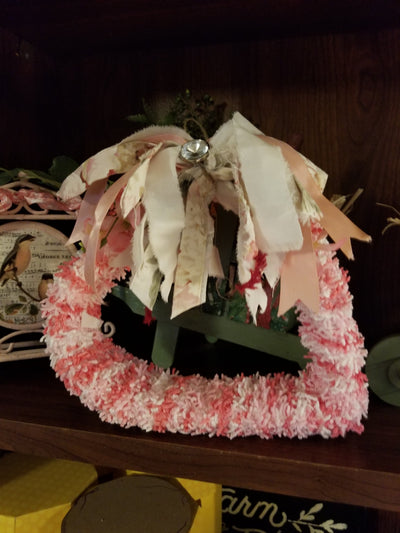 Yarn heart - The Creative Shed - Handmade yarn-wrapped heart decoration - The Creative Shed - 